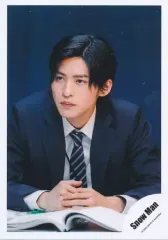 【中古】生写真(ジャニーズ) Snow Man/目黒蓮/上半身/シングル「Dangerholic」MV＆ジャケ写オフショット/公式生写真