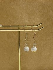 天然石ピアス【ホワイトハウライト・水晶】ハンドメイド