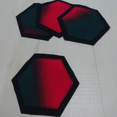 コースターNo.6　赤・緑×黒