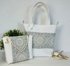 【裁縫ストア・ボヌール】大人かわいい　インド刺繍リボン花柄　金色ラメ入りブルー　合成皮革マドンナ　ホワイト　トートバック　ポーチ/サコッシュ　ショルダーバッグ　ハンドバッグ　ハンドメイド　ショルダーストラップ付き　ゴージャス  / №500-520