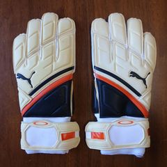 サッカー　キーパーグローブ　プーマ　040747 10　サイズ10号　新品未使用