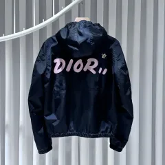 2025年最新】dior kawsの人気アイテム - メルカリ