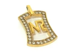 ■美品■ NINA RICCI ニナリッチ ロゴモチーフ ラインストーン ネックレストップ ペンダントトップ アクセサリー ゴールド系 DG4257
