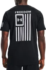 【送料無料】 アンダーアーマー メンズ シャツ トップス Under Armour Men's New Freedom Flag Graphic T-Shirt Black/White