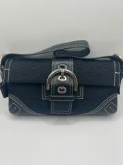 美品　コーチ　ソーホーワンショルダーバッグシグネチャー黒