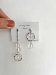 ピアス　イヤリング　揺れる　シルバー　アシメトリー　クリア　フープ　チェーン　個性　韓国　金アレ対応　結婚式　入学式　成人式　卒業式　大ぶり　ロング