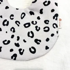 レオパード柄スタイ　オフホワイト　卵型スタイ