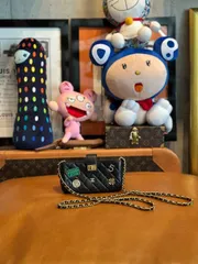 CHANEL　シャネル　2.55　チャーム　ブラック　ゴールド金具　スマホショルダー　チェーンショルダー　【LVU25010814】