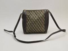 ボッテガヴェネタ BOTTEGA VENETA ショルダーバッグ BVロゴ ブラウン ゴールド金具 レディース su_p e_u F-B6727