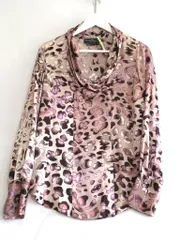 2025年最新】フェラガモ シルク ブラウスの人気アイテム - メルカリ