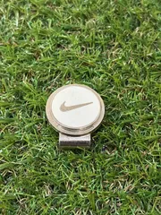 NIKE GOLF ハットクリップ マーカー フォーク ナイキ ゴルフ おまけ付 Amazon | NIKEGOLF(ナイキゴルフ) ナイキ ハット クリップ