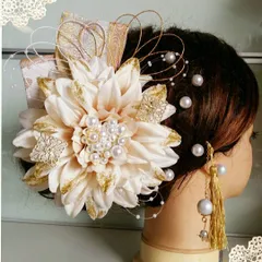 ベージュ系の髪飾り ダリア ヘッドドレス フォトウェディング 成人式 結婚式に
