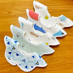 【新品】ベビースタイ　よだれかけ　北欧風　防水　360度　花型　5枚セット　出産祝い　入園準備　出産準備　赤ちゃん用品