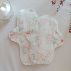 【布ナプキン】無添加コットンフランネルとダブルガーゼ 淡いピンクの花柄 2枚セット