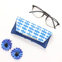 【lov.B】ちょうどいいが見つかる★ セミハード シンプル眼鏡ケース 北欧柄 nina-LOV 青 受注生産 14日以内に発送