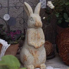 ガーデンオーナメント ヴィンテージ調 レトロ調 うさぎ 置物 オブジェ 動物 かわいい おしゃれ アンティーク ヨーロッパ 西欧 デザイン 手作り 雰囲気 ガーデニング 庭 デコレーション 屋外 玄関 耐久性 贈り物