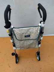 送料無料（一部地域を除く）　シルバーカー　歩行器　ヘルシーワン　ライトカラフル　KM-25-0809-01
