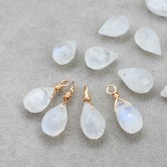 ＊4個＊ 天然石 パーツ ムーンストーン チャーム ピアス ペンダント アクセサリー作り te100s2
