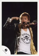 【中古】生写真(ジャニーズ) 関西ジャニーズJr./中田大智/ライブフォト・膝上・衣装黒・金・白・視線左・右手人差し指頭・左手マイク/公式生写真