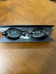 【新品訳あり品】大人用 TYR スイミングゴーグル ブラック 交換用ノーズブリッジ付き