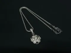 ■美品■ NINA RICCI ニナリッチ ラインストーン 花 ネックレス ペンダント アクセサリー レディース シルバー系 DK3291