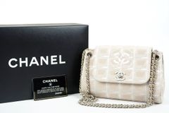 【超美品】CHANEL シャネル ニュートラベルライン ミニ ショルダーバッグ【SR81】