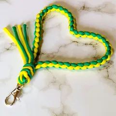 スマホストラップ カメラストラップ パラコード ハンドストラップ 一眼レフ  ハンドメイド ギフト 黄色 キイロ イエロ 緑 ミドリ グリーン