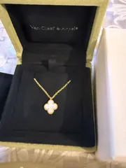 ヴァンクリーフ＆アーペル 　スウィートアルハンブラ　ペンダント