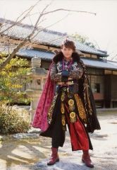 [중고] 원시 사진 (남성) BOYS AND MEN / 고바야시 유타카 / 전신 · 의상 블랙 · 금 · 빨강 · 팔짱 / 영화 [사무라이 록] 원시 사진