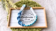 パラコード✶スマホストラップ✶ショート手首用✶ハンドストラップ✶ストラップホルダー付✶ライトブルー反射☓ホワイト☓アイスドット