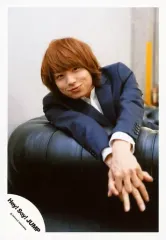 【中古】生写真(ジャニーズ) Hey! Say! JUMP/伊野尾慧/上半身・衣装黒・白・両手組み・ソファ黒・背景白/アルバム「DEAR.」ジャケ写撮影オフショット/公式生写真