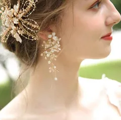 ins大人気イヤリング！ウェディングアクセサリー  パールお花ゴールド7/13