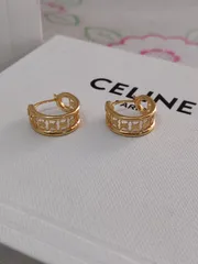 大人気🌸セリーヌ・CELINE　ピアス　金色　トリオンフ マルチフープ ピアス　超美品　◆レディース◆　新品