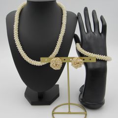 淡水パール　ネックレス　ブレスレット　イヤリング　３点セット　立体デザイン