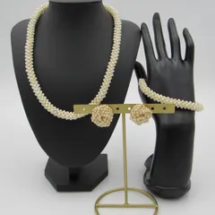 淡水パール　ネックレス　ブレスレット　イヤリング　３点セット　立体デザイン