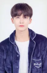 【中古】コレクションカード(男性) SEVENTEEN/JEONGHAN(ジョンハン)/裏面紫/「2020 SVT 4th FAN MEETING SEVENTEEN in CARAT LAND」アクリルキーリングストラップ付属フォトカード