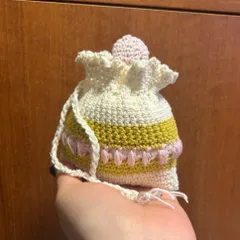 ショートケーキな巾着　編み物　イヤホンケース　編みぐるみ　毛糸　ポーチ　小物入れ　スイーツ