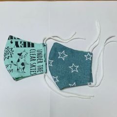 ハンドメイド幼児用マスク　2つ☆   グリーン猫／グリーン星柄