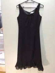 レストローズ　黒地柄ノースリワンピース 品質タグなし
