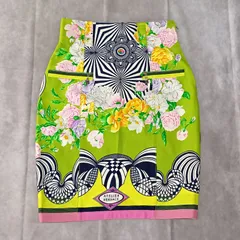 ジャンニ　ベルサーチ　ビロードスカート　サイズ42 ジャンニ ベルサーチ ビロードスカート サイズ42 GIANNI VERSACE