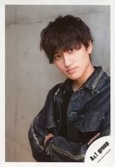 【中古】生写真(ジャニーズ) Aぇ! group/小島健/上半身・衣装黒・腕組み・左向き・首傾げ/「関ジュ 夢の関西アイランド 2020 in 京セラドーム大阪 ～遊びにおいでや!満足 100%～」グッズオフショット/公式生写真