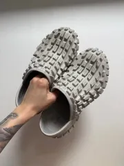 【新品未使用】バレンシアガ ディフェンダー クロッグ サンダル（ベージュ 39） 新品未使用】バレンシアガ ディフェンダー クロッグ サンダル