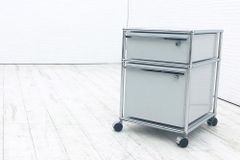 USMハラー ピュアホワイト サイドテーブル キャビネット⑥ - メルカリ