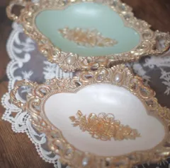 アンティーク調のジュエリートレー　雑貨　小物入れ