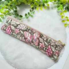刺繍リボン ペンケース 小物入れ リップケース ハンドメイド 蝶々