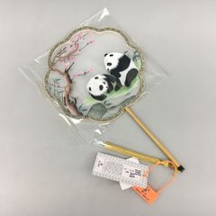 うちわ 中国 パンダ ぱんだ 刺繍 伝統工芸 箱 ショッパー付き 未使用 2506LR068のサムネイル