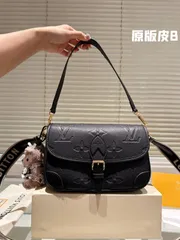 【今日特価】LV Diane 牛皮腋下法棍包 ヴィトン Diane 牛皮アンダーアーム ファジーパック-MM輸入1