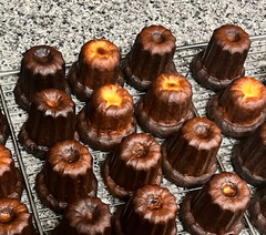訳ありアウトレット品　カヌレ８個入　フランス菓子　ボルドー　焼き菓子　冷凍スイーツ