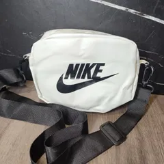 ①【美品】ナイキ ｎｉｋｅミニバッグ ショルダー スポーツ観戦 肩掛け ホワイト ブラック スポーティー ポーチ 斜め掛け ロゴ ボディーバッグ