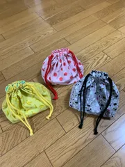 【ハンドメイド】お弁当袋　巾着袋　おにぎり　バナナ　りんご　入園入学　遠足